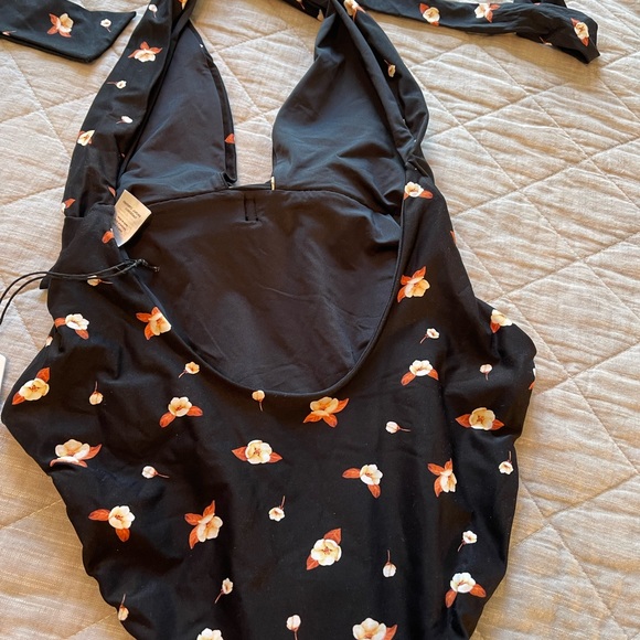 Sexy swim wear never used - Picture 3 of 5